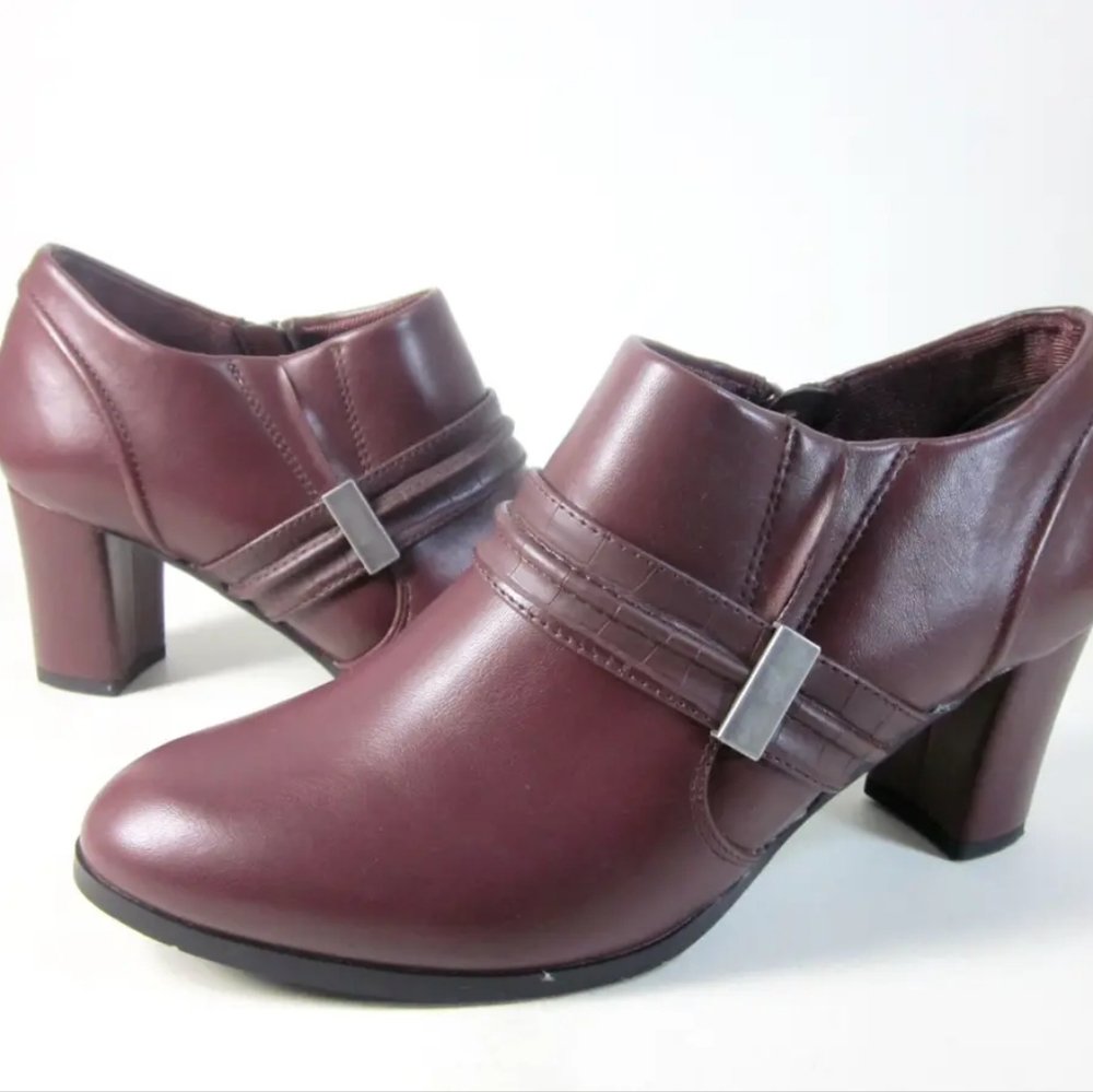 Easy Street Burgundy Booties (Sz 8)NWOT